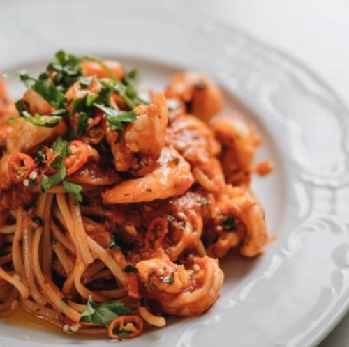 Linguine au pesto rouge et crevette