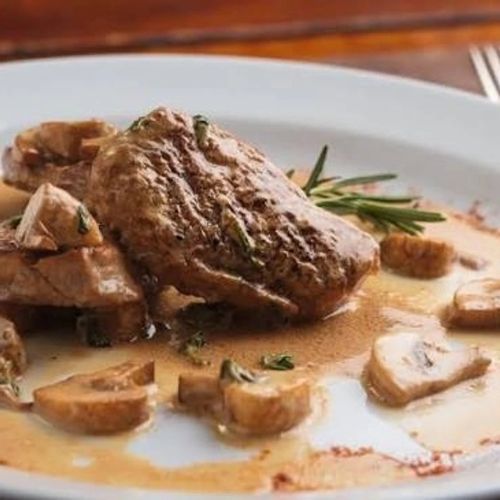 FILLET DE BOEUF  SAUCE CHAMPIGNONS