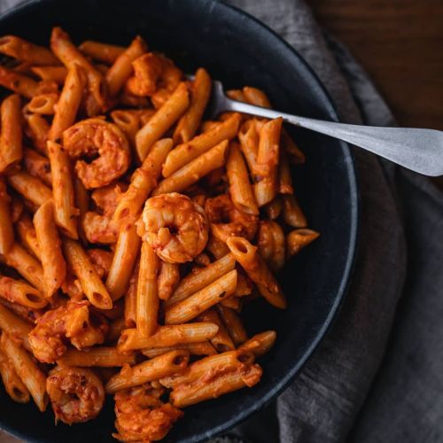 Penne aux crevettes, sauce rosée