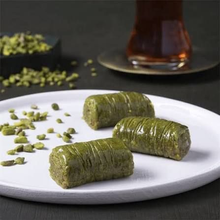 رولي فستق