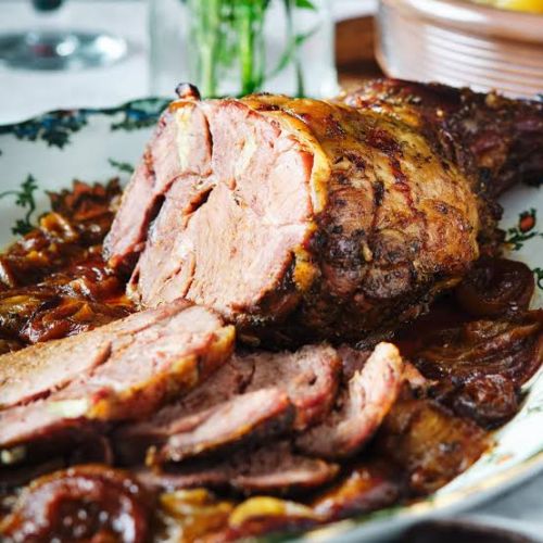 Gigot d'agneau au feu de bois, Farci fruits secs (Pistaches, pignons)