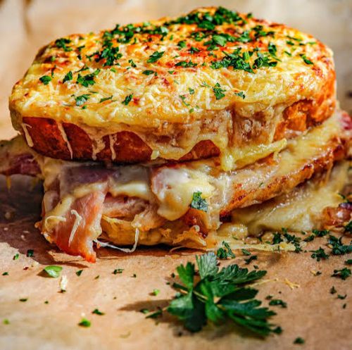 Croque Monsieur (Béchamel, jambon fumé)